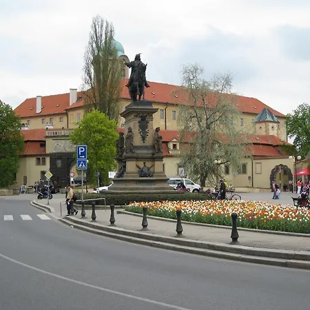 Lazensky Park מלון פודבראדי