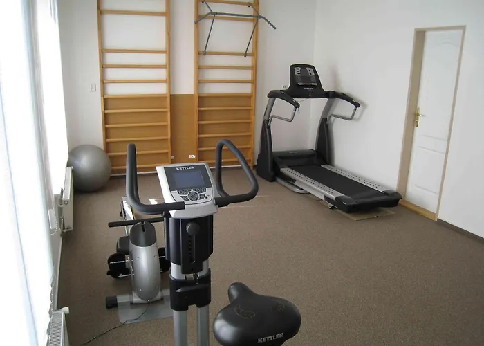 Lazensky Park מלון