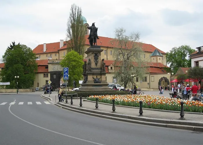 Lazensky Park מלון פודבראדי