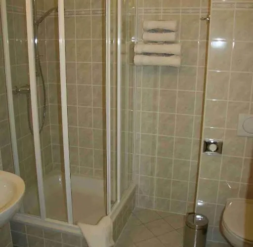 Lazensky Park מלון פודבראדי